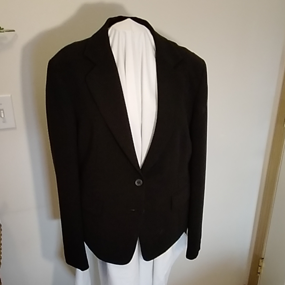 Black polyester coat slightly used